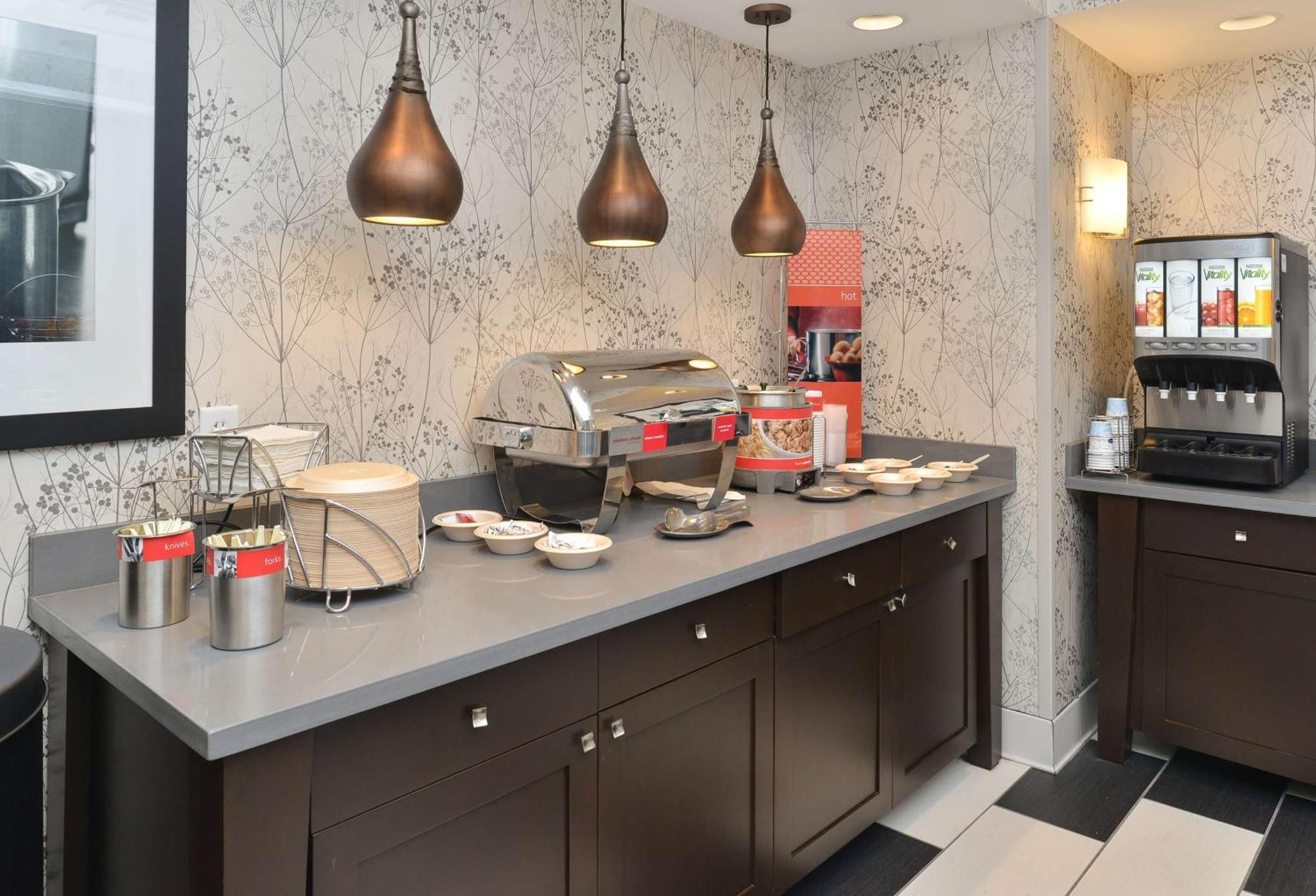 Hampton Inn & Suites Des Moines Downtown Εξωτερικό φωτογραφία